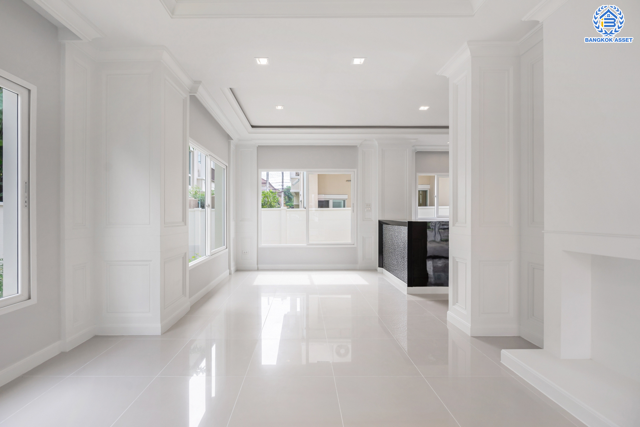 บ้านมือสองตกแต่งใหม่ ม.เดอะเซนโทร วัชรพล บ้านเดี่ยวจากแบรนด์ AP เนื้อที่ 56 ตร.ว. ฟังก์ชัน 3 ห้องนอน 3 ห้องน้ำ จอดรถได้ 2 คัน Facilities ครบครัน บนทำเลเชื่อมต่อหลายเส้นทาง ถ.รามอินทรา ถ.สายไหม และ ถ.พหลโยธิน ใกล้สนามบินดอนเมือง ทางด่วน "รามอินทรา" และรถไฟฟ้าสายสีเขียว "สถานีคูคต"